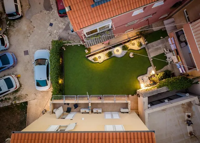 Апартаменти & Andrea Задар