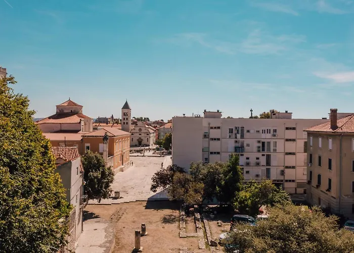 ＆ ルームズ アンドレア