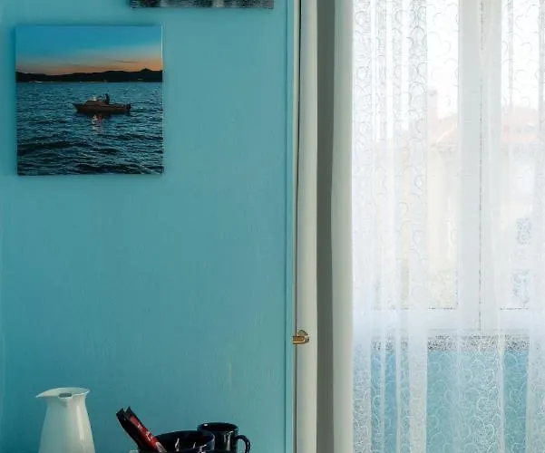 ＆ ルームズ アンドレア