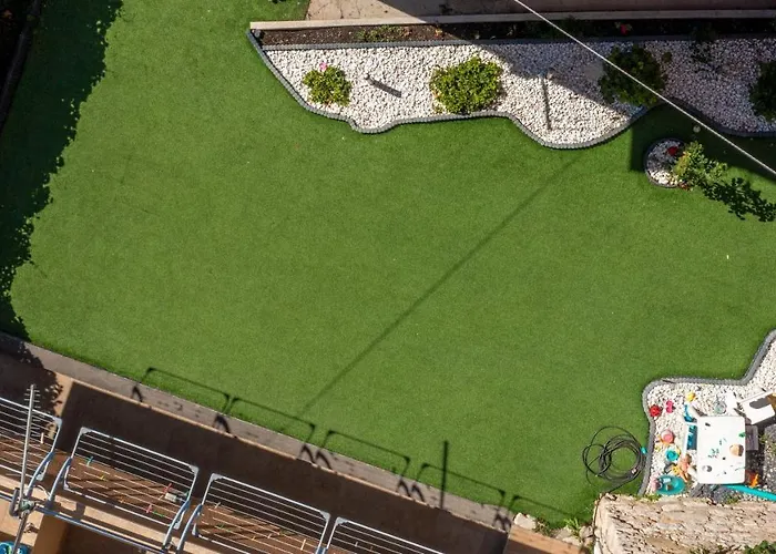 ＆ ルームズ アンドレア