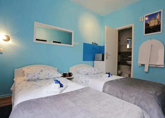 ＆ ルームズ アンドレア アパート *